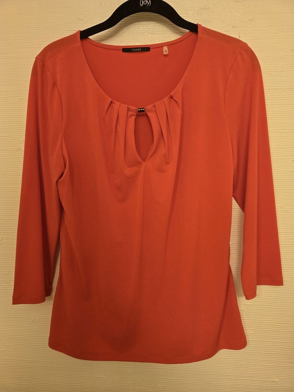 Tahari Women's Keyhole Neck 3/4 Sleeve Top - Sz Small